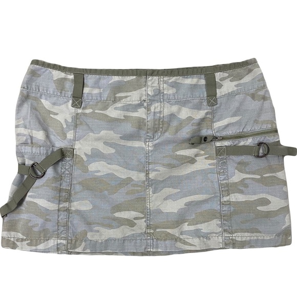 Dkny Dresses & Skirts - DKNY Camo Cargo skirt Womens size 14